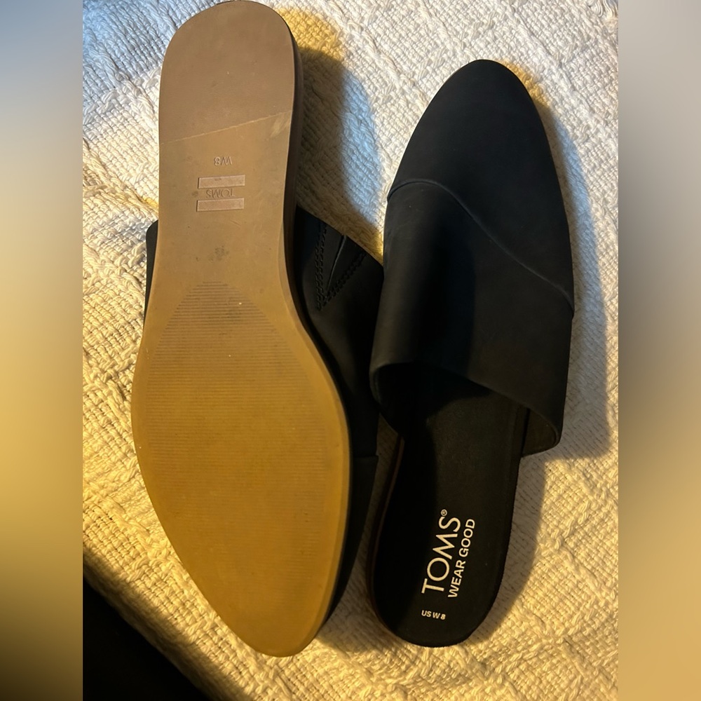 TOMS Women's Classic Black Mules Sz 8. With hidden stretch side insert for flex. - Picture 3 of 7
